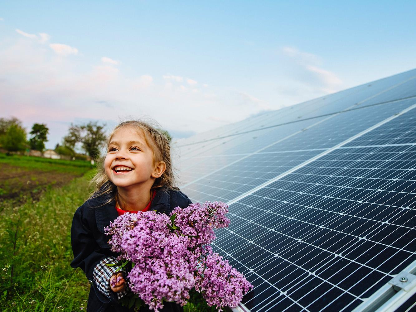 Photovoltaikanlage mit Kind