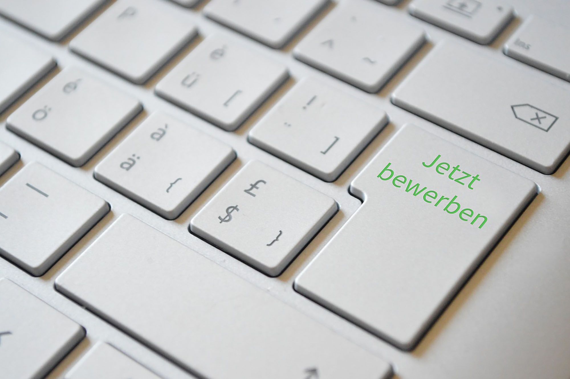 Tastatur mit Taste "jetzt bewerben"